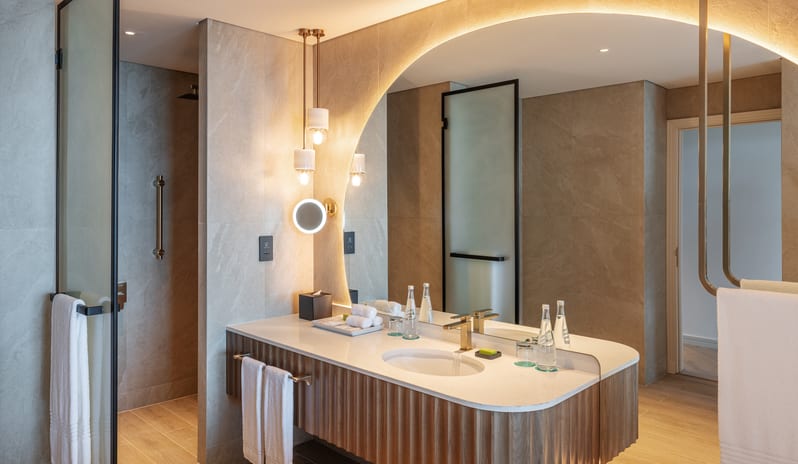 Bathroom with Shower - Le Meridien Al Aqah